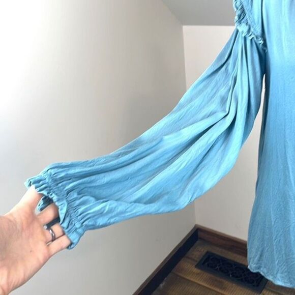 SUNDANCE So In Love Ruffle Peasant Top Long Sleeve Split V-neck Blue Size Medium - Picture 3 of 8